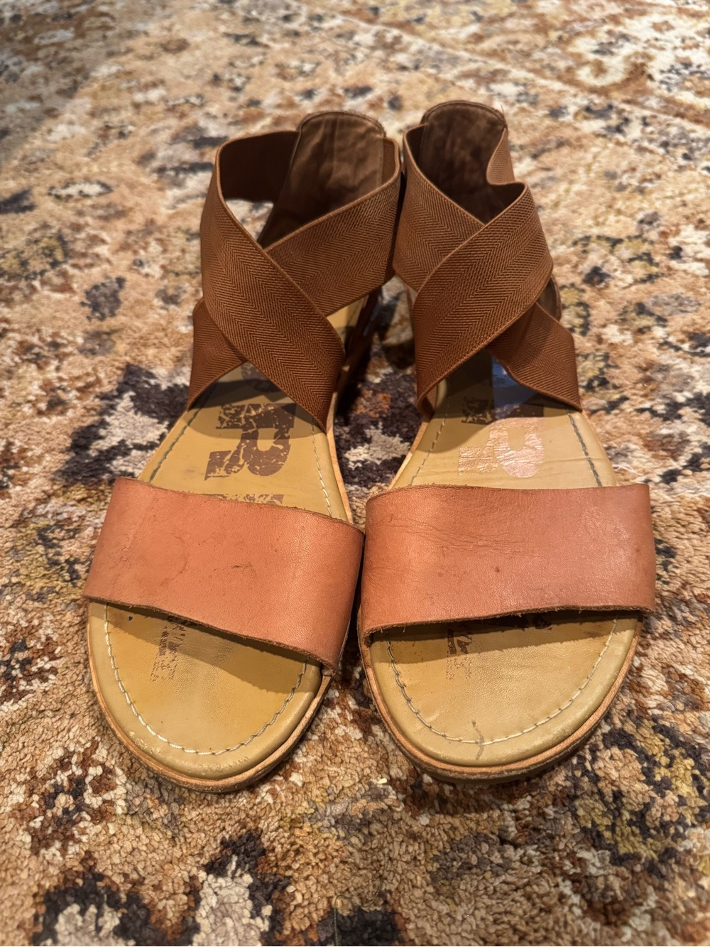 Sorel Ella III Leather & Elastic Flat Sandal size 9